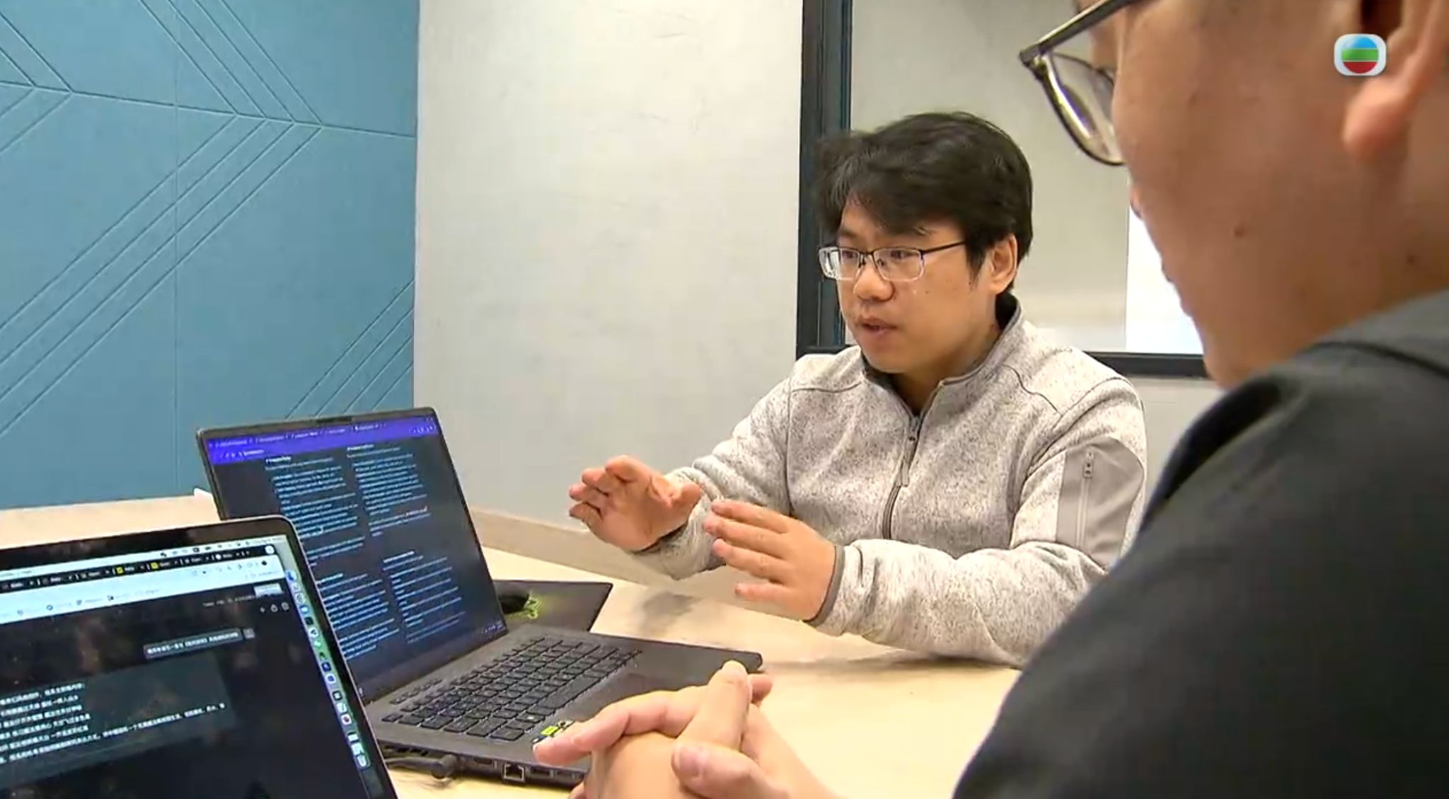 CDS Associate Director Professor Siu-Ming Yiu Featured on TVB News Magazine to Discuss Copyright Challenges in AI-generated Content
